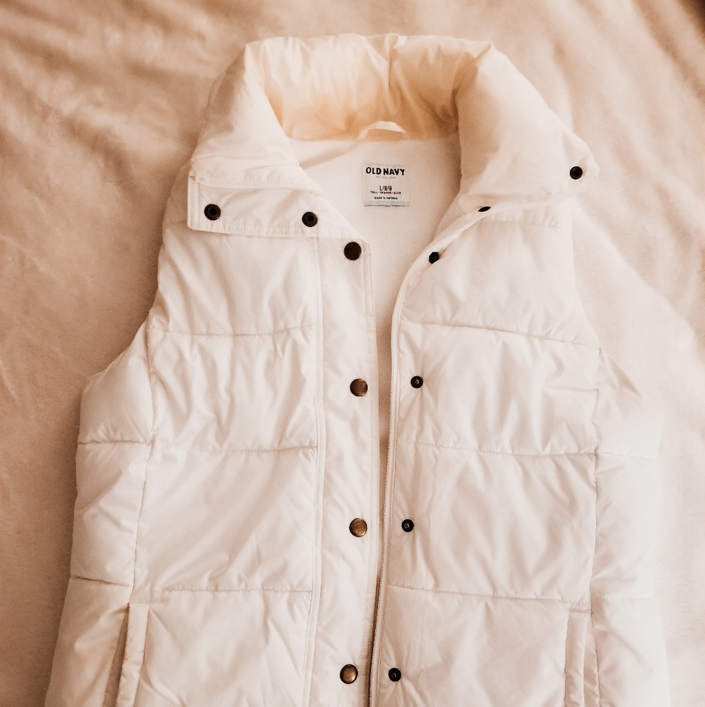 🐑 Bright White Puffer Vest 🐑